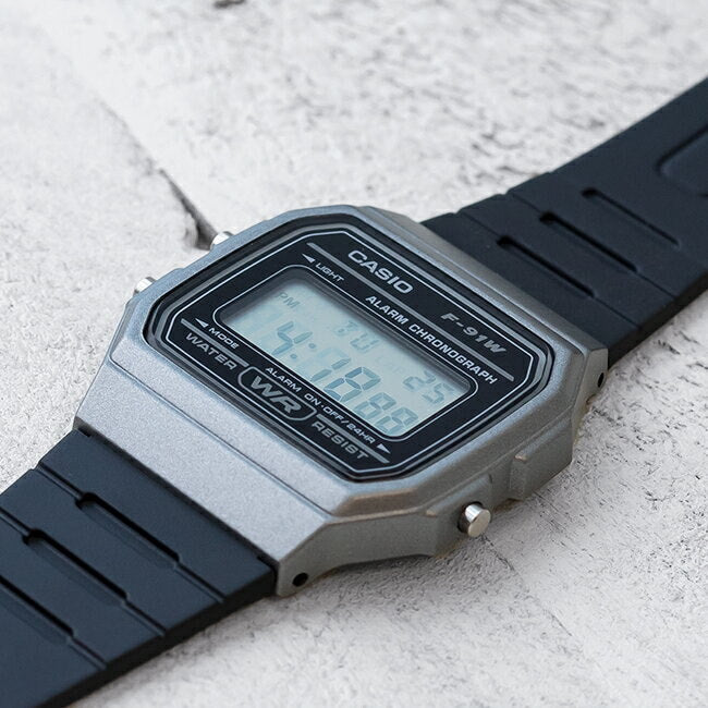 Casio Vintage Digital Resin Belt Watch F-91WM-1BDF - Image 4
