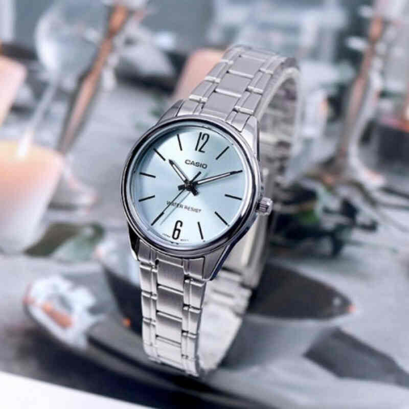 Casio LTP-V005D-2B Women Analog Watch - Image 4